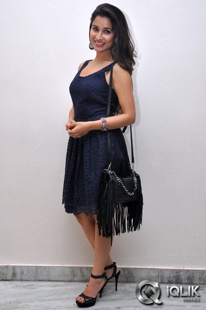 Madhurima-at-Veta-Movie-Platinum-Disc-Function